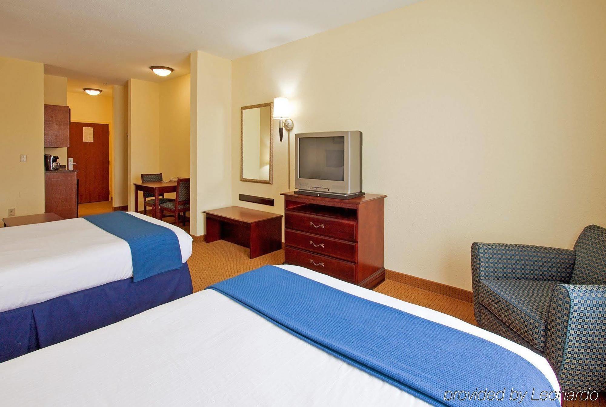 Holiday Inn Express Hotel & Suites Panama City-Tyndall Экстерьер фото